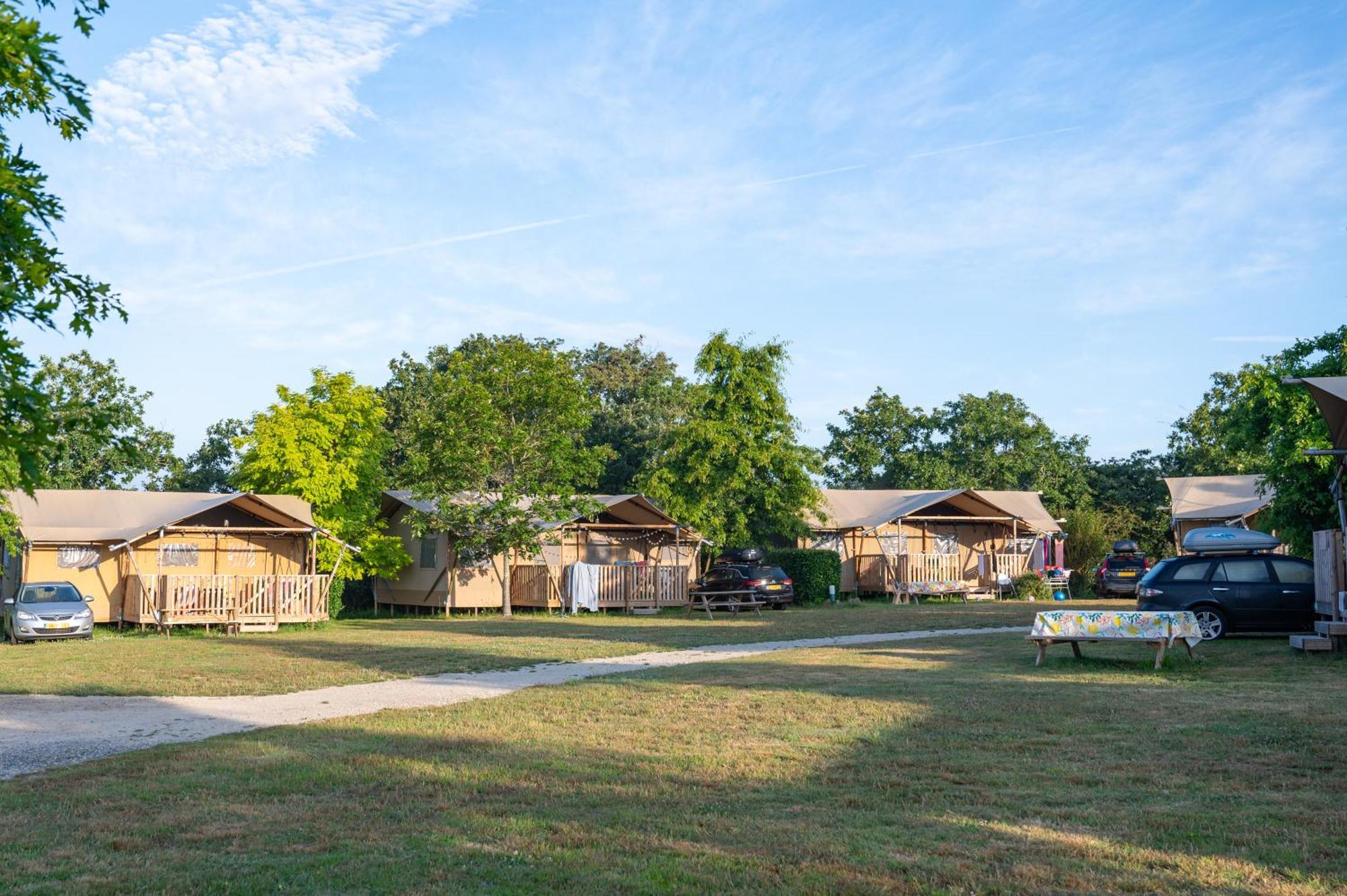 Camping Rcn La Ferme Du Latois Coex Екстер'єр фото
