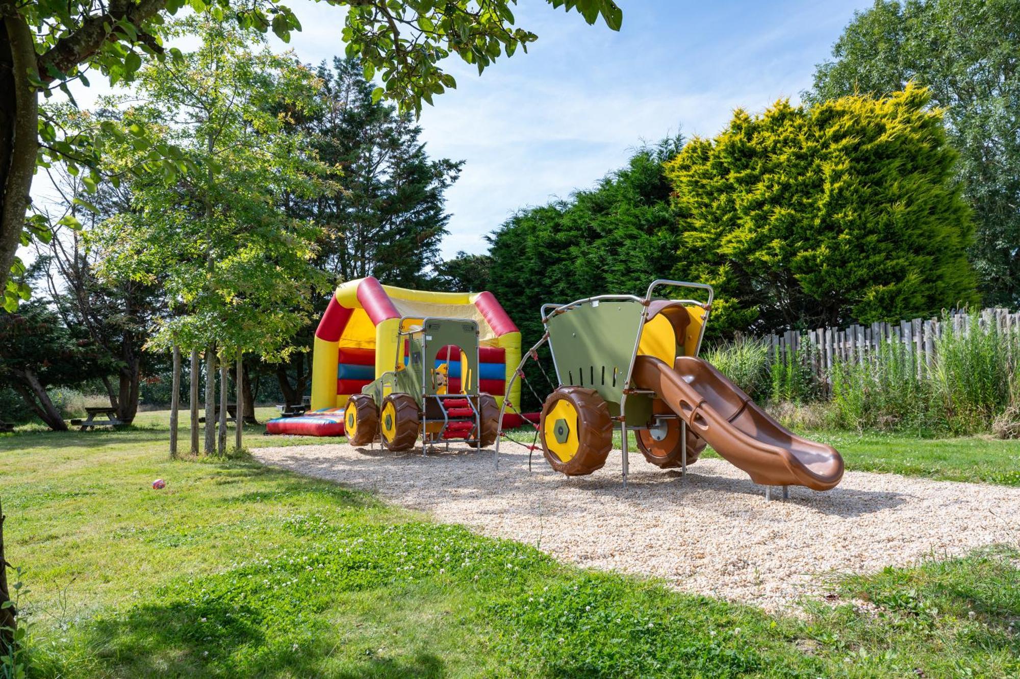 Camping Rcn La Ferme Du Latois Coex Екстер'єр фото